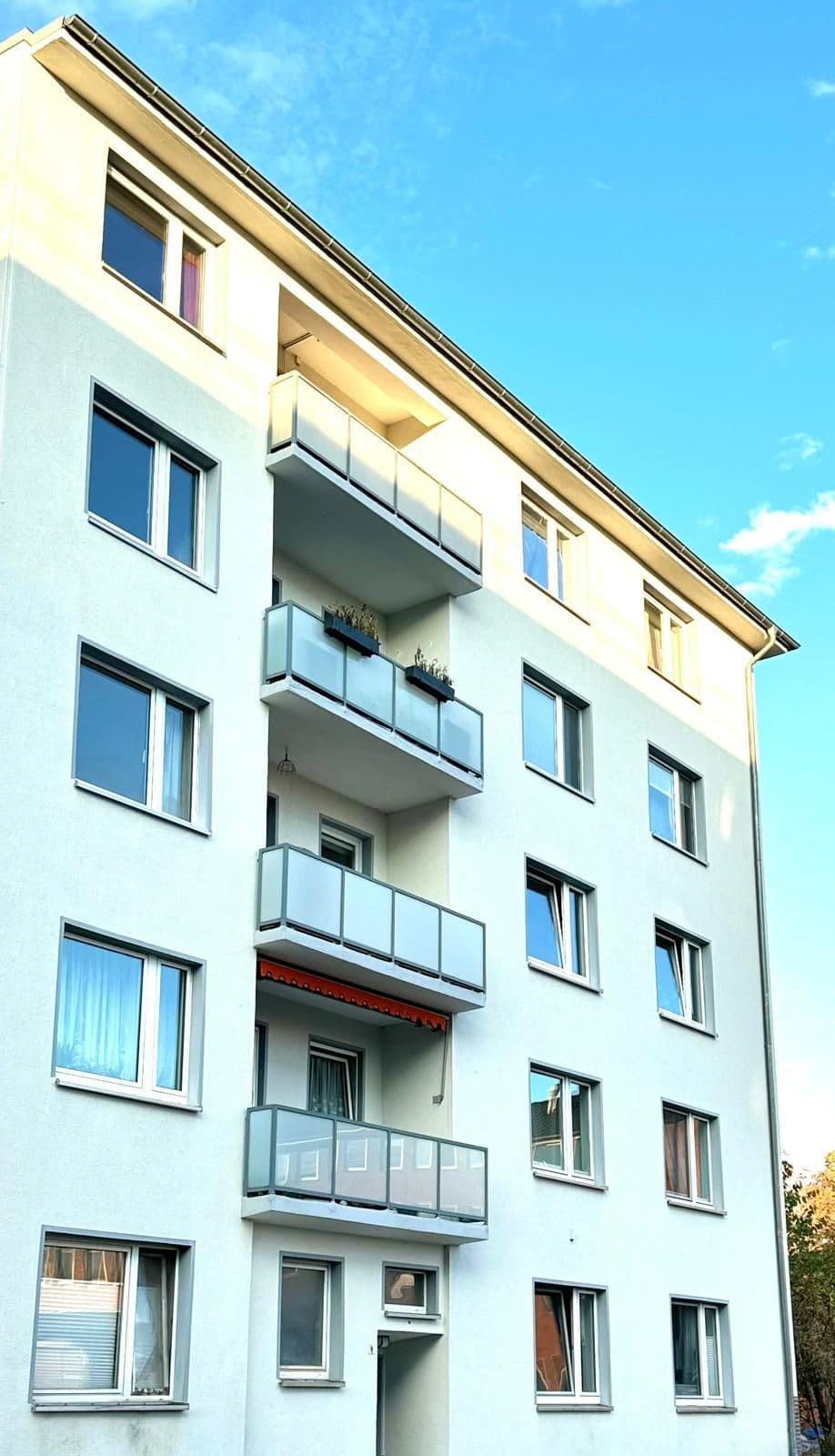 Tunicastraße 9 — Cover